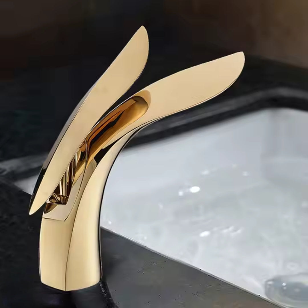 Polished Gold Leaf‑Inspired Bathroom Faucet – Soft Aerated Stream