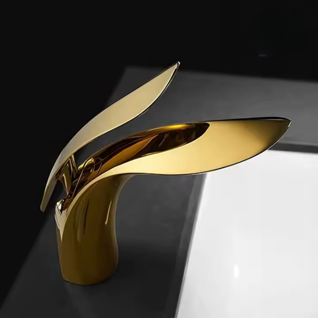 Polished Gold Leaf‑Inspired Bathroom Faucet – Soft Aerated Stream